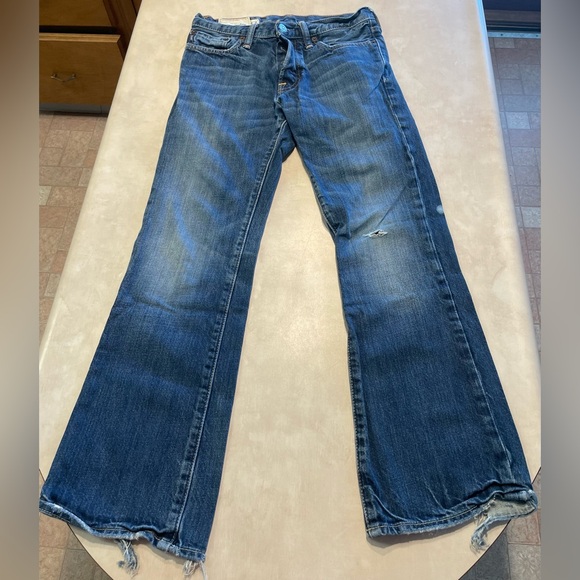 Women’s Abercrombie jeans - Picture 1 of 3